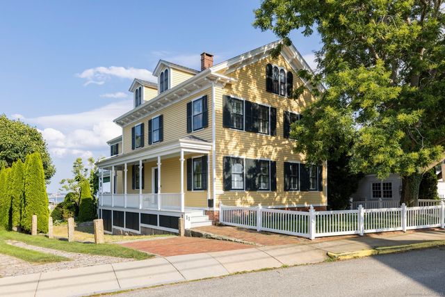 11 Main Street, Stonington, CT 06378