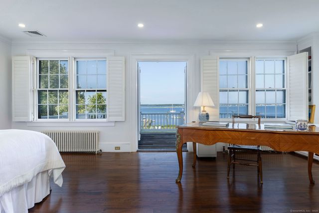 11 Main Street, Stonington, CT 06378