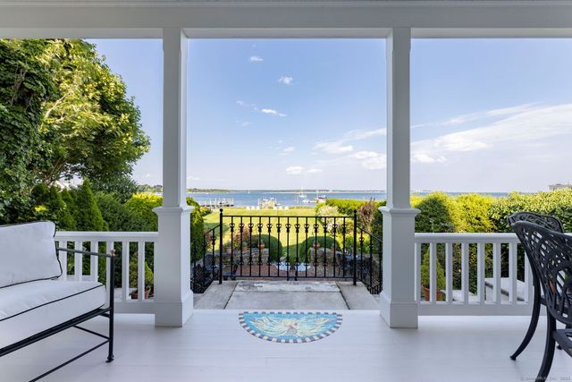11 Main Street, Stonington, CT 06378