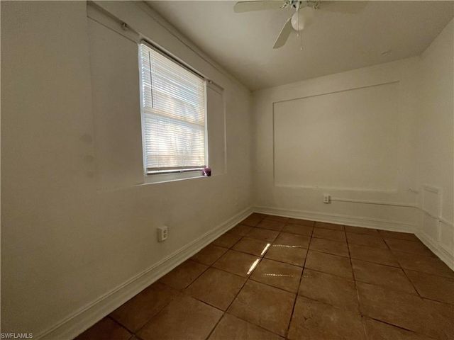 76 Crescent Lake DR, North Fort Myers, FL 33917