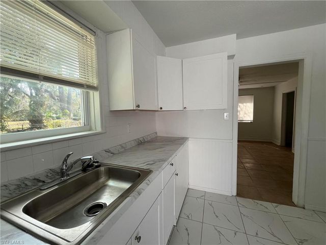 76 Crescent Lake DR, North Fort Myers, FL 33917