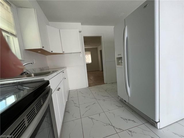 76 Crescent Lake DR, North Fort Myers, FL 33917