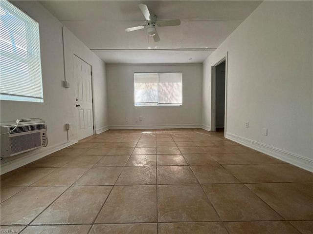 76 Crescent Lake DR, North Fort Myers, FL 33917