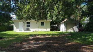76 Crescent Lake DR, North Fort Myers, FL 33917