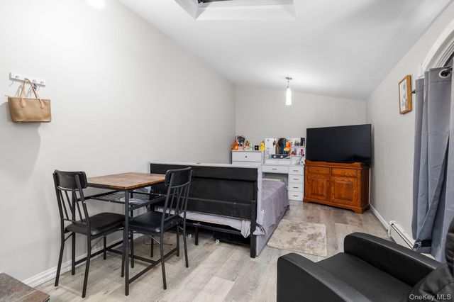 5 Gardner Avenue, Hicksville, NY 11801