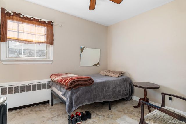 5 Gardner Avenue, Hicksville, NY 11801