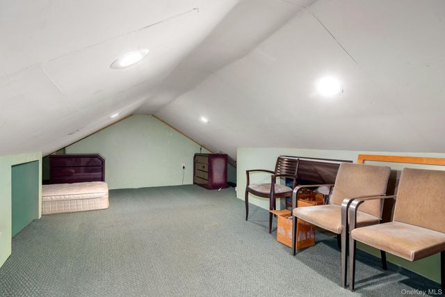 5 Gardner Avenue, Hicksville, NY 11801