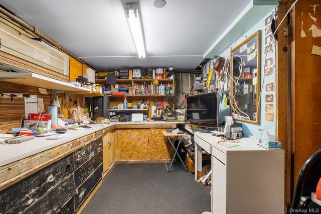 5 Gardner Avenue, Hicksville, NY 11801