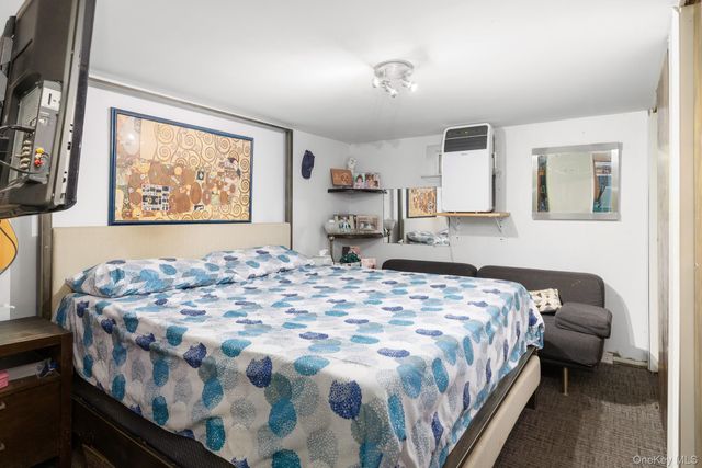 5 Gardner Avenue, Hicksville, NY 11801