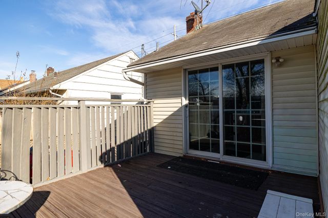 5 Gardner Avenue, Hicksville, NY 11801