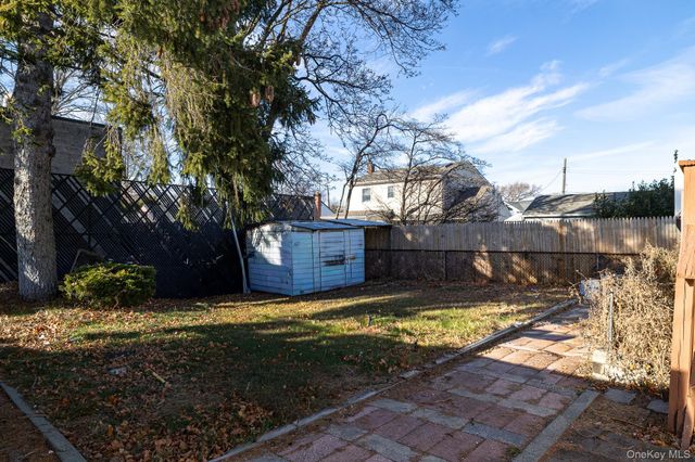 5 Gardner Avenue, Hicksville, NY 11801