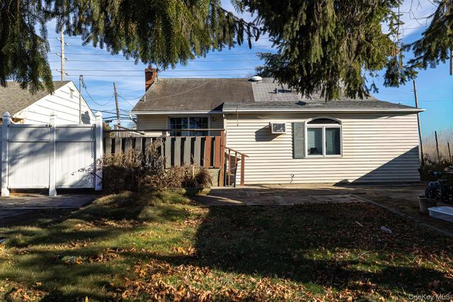 5 Gardner Avenue, Hicksville, NY 11801