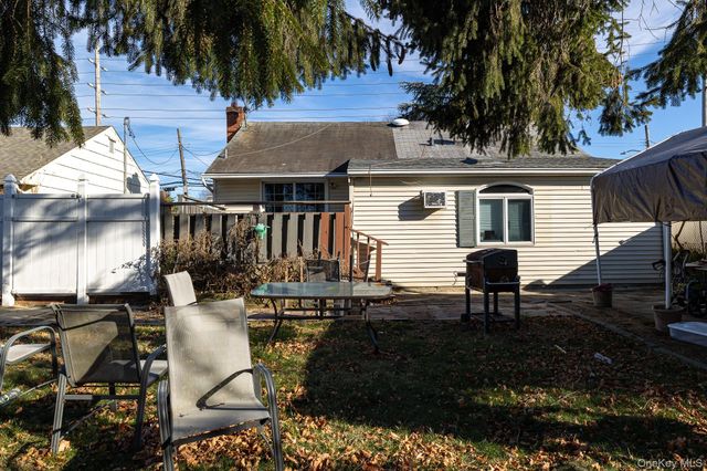 5 Gardner Avenue, Hicksville, NY 11801