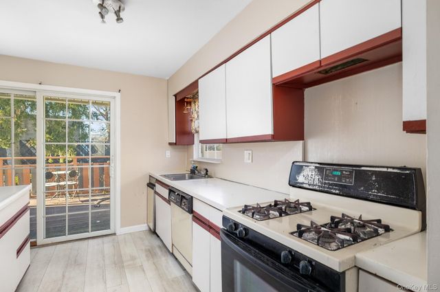 5 Gardner Avenue, Hicksville, NY 11801