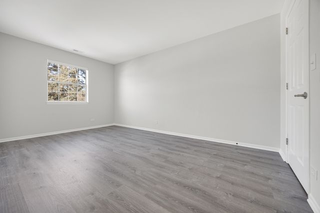 47 E Gant Circle G, Streamwood, IL 60107