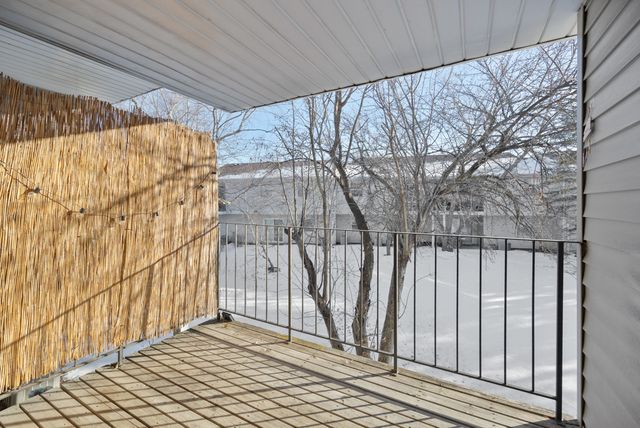 47 E Gant Circle G, Streamwood, IL 60107