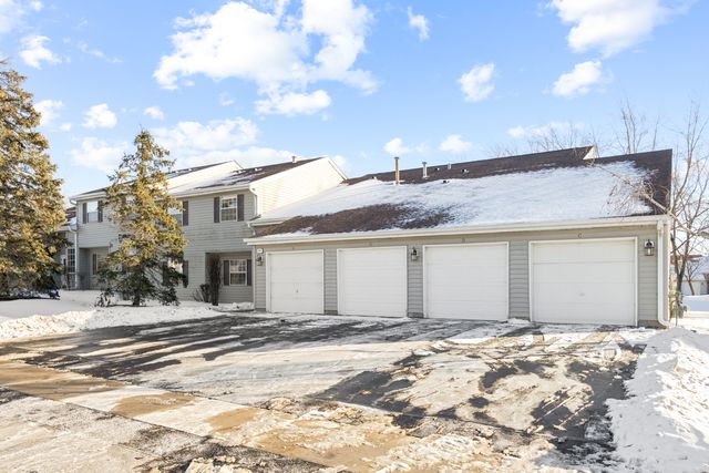 47 E Gant Circle G, Streamwood, IL 60107