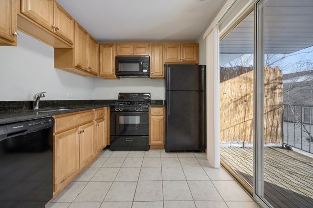 47 E Gant Circle G, Streamwood, IL 60107