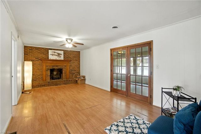 6 Saint Paul Ct, Hampton, VA 23666