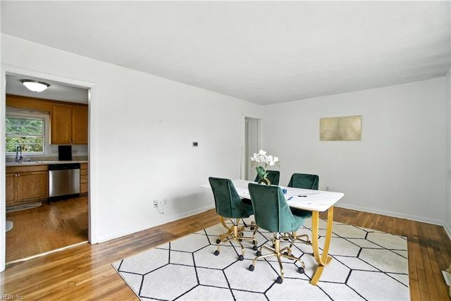 6 Saint Paul Ct, Hampton, VA 23666