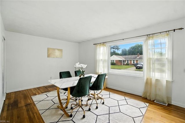 6 Saint Paul Ct, Hampton, VA 23666