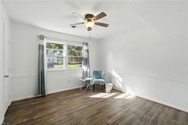 6 Saint Paul Ct, Hampton, VA 23666