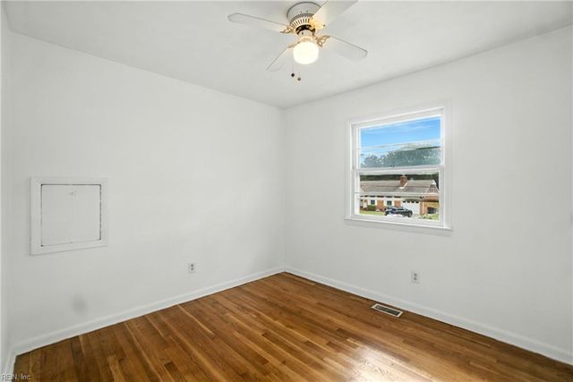 6 Saint Paul Ct, Hampton, VA 23666