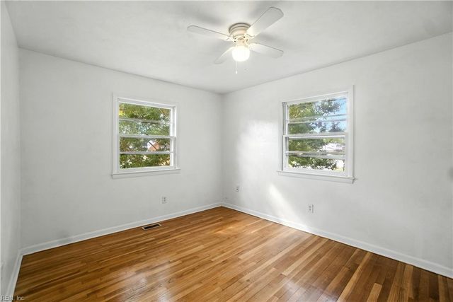6 Saint Paul Ct, Hampton, VA 23666
