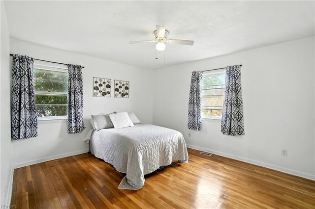 6 Saint Paul Ct, Hampton, VA 23666