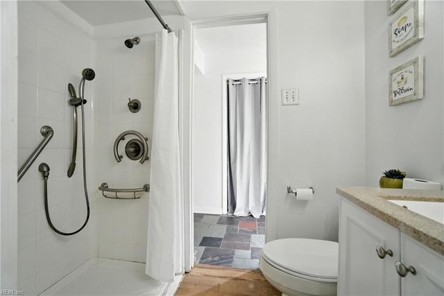 6 Saint Paul Ct, Hampton, VA 23666