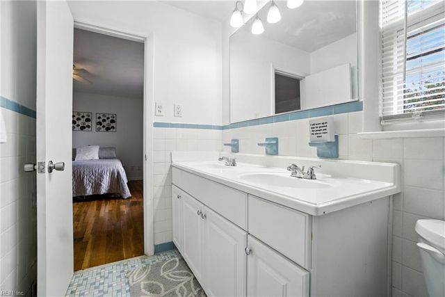 6 Saint Paul Ct, Hampton, VA 23666
