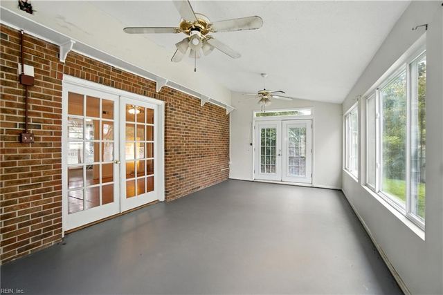 6 Saint Paul Ct, Hampton, VA 23666