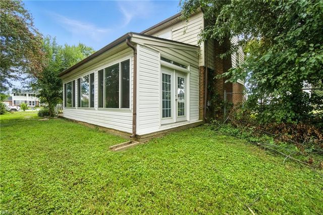 6 Saint Paul Ct, Hampton, VA 23666