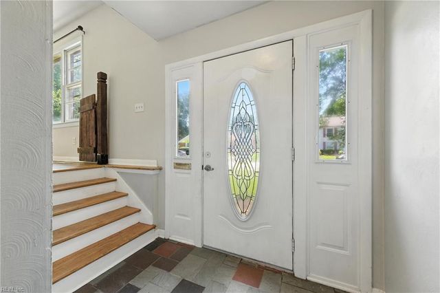 6 Saint Paul Ct, Hampton, VA 23666