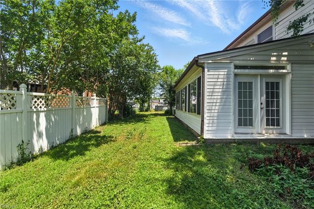6 Saint Paul Ct, Hampton, VA 23666