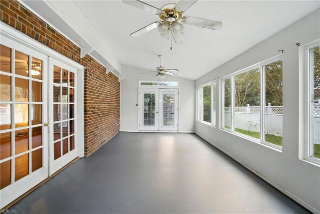 6 Saint Paul Ct, Hampton, VA 23666