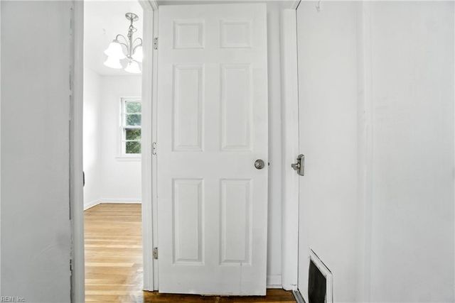 6 Saint Paul Ct, Hampton, VA 23666