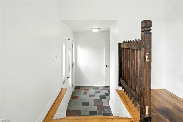 6 Saint Paul Ct, Hampton, VA 23666