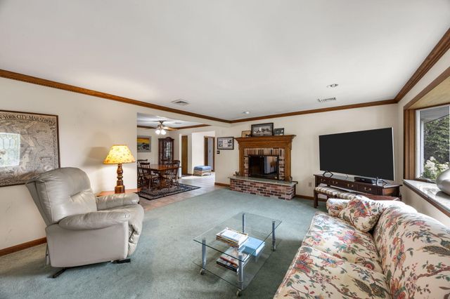 2 Franconia Avenue, Wareham, MA 02571