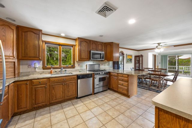 2 Franconia Avenue, Wareham, MA 02571