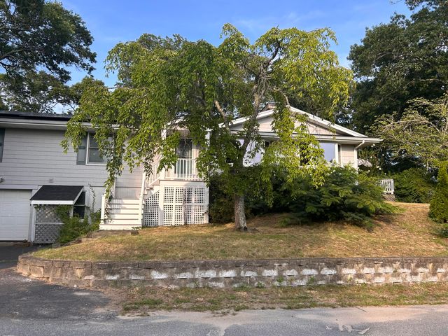 2 Franconia Avenue, Wareham, MA 02571