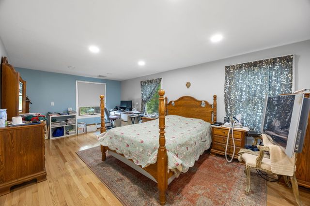 2 Franconia Avenue, Wareham, MA 02571