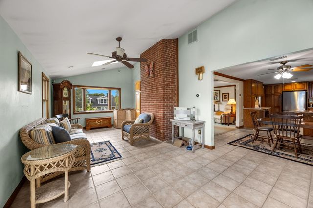 2 Franconia Avenue, Wareham, MA 02571