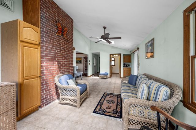 2 Franconia Avenue, Wareham, MA 02571