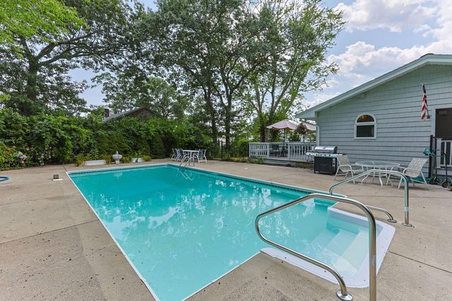2 Franconia Avenue, Wareham, MA 02571