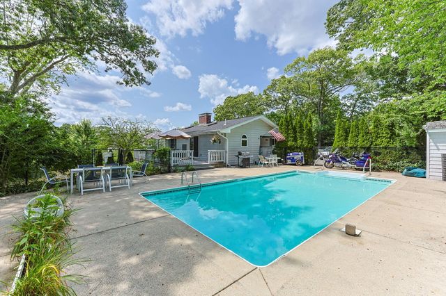 2 Franconia Avenue, Wareham, MA 02571