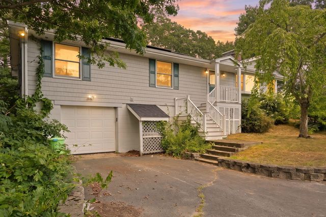 2 Franconia Avenue, Wareham, MA 02571