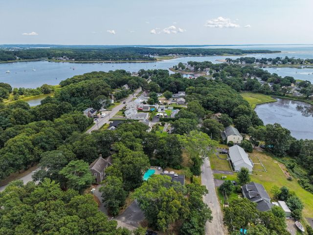2 Franconia Avenue, Wareham, MA 02571