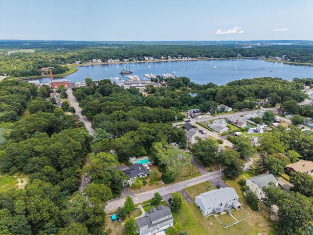 2 Franconia Avenue, Wareham, MA 02571