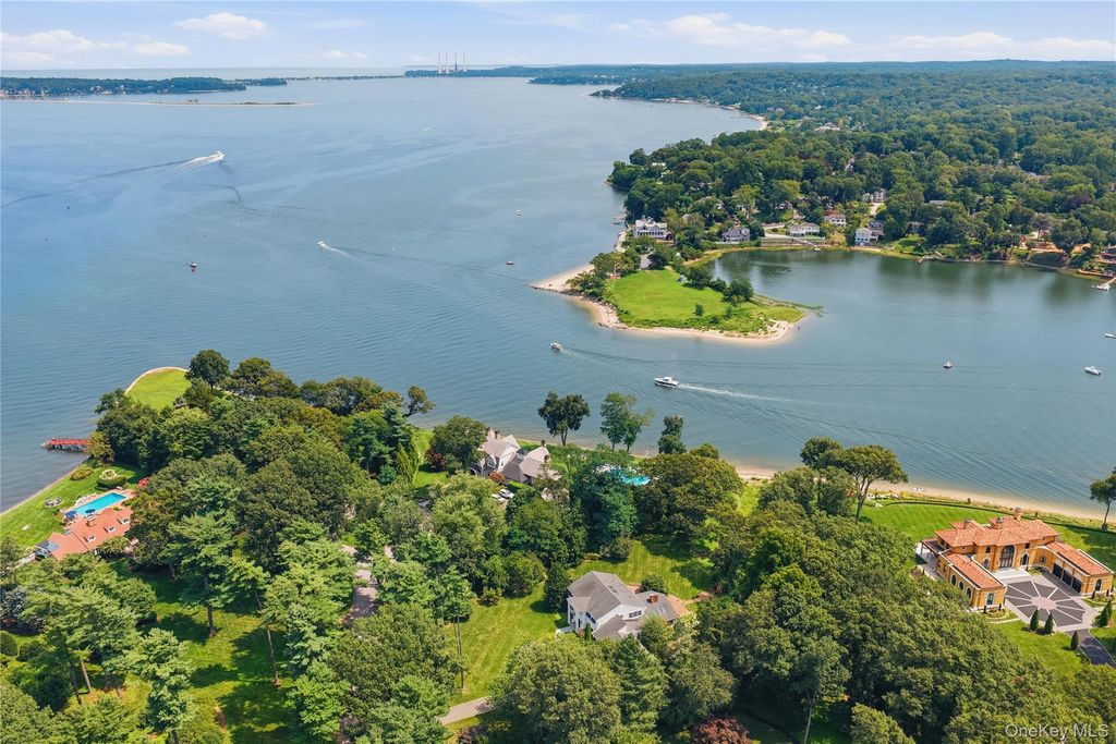 6 Lighthouse Point, Lloyd Harbor, NY 11743 — photo 2